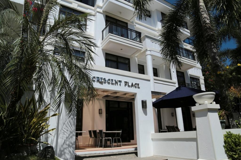 Balabag  One Crescent Place Hotel מראה חיצוני תמונה