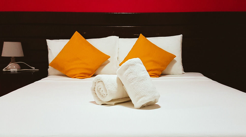 Balabag  One Crescent Place Hotel מראה חיצוני תמונה