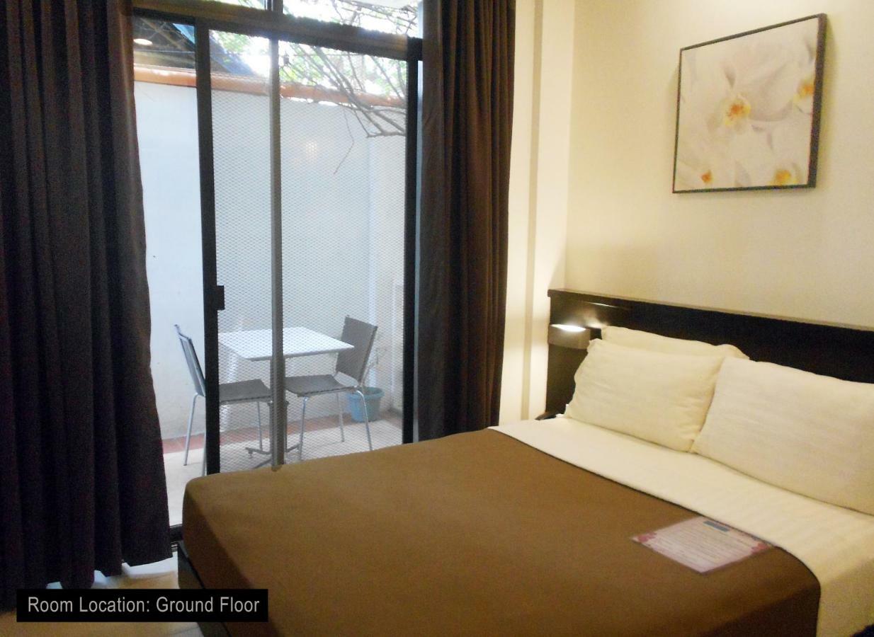 Balabag  One Crescent Place Hotel מראה חיצוני תמונה